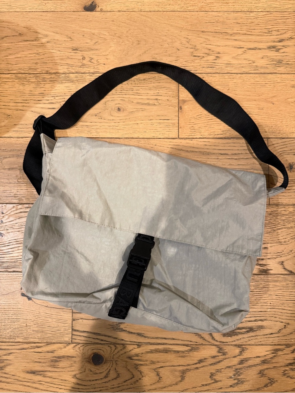 BAGGU dove large messenger bag